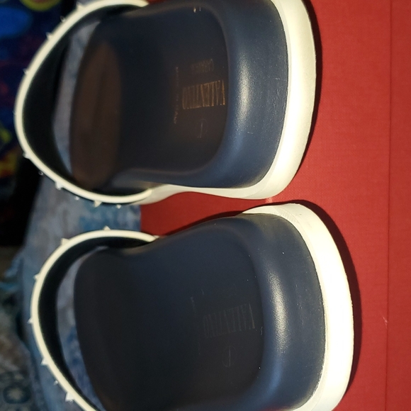 Valentino Free rockstud spike pool slide comes with dust bag and box Valentino - Picture 9 of 14